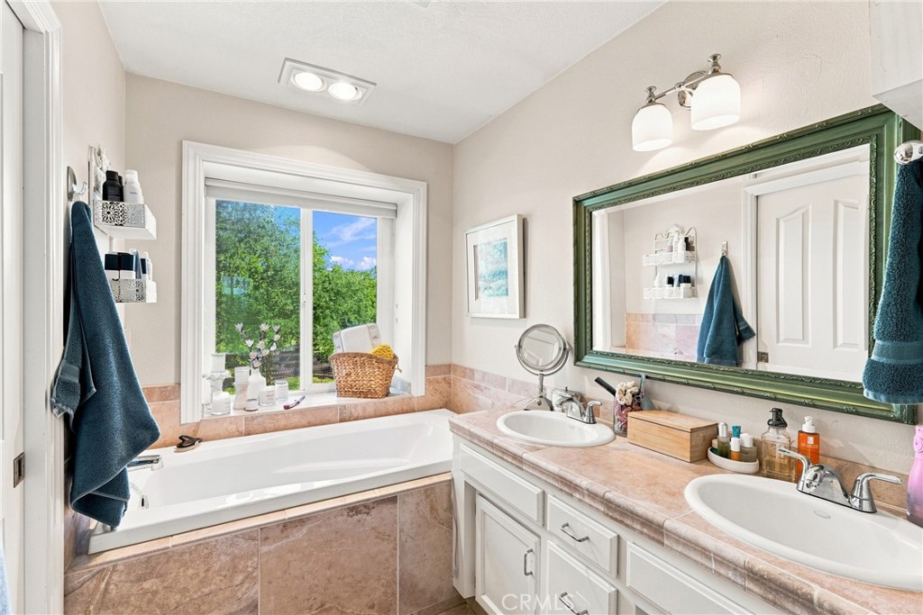 5680 High Ridge, Paso Robles, CA 93446