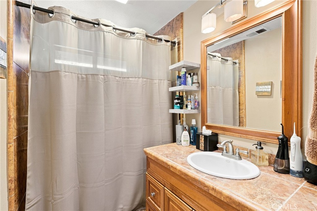 5680 High Ridge, Paso Robles, CA 93446