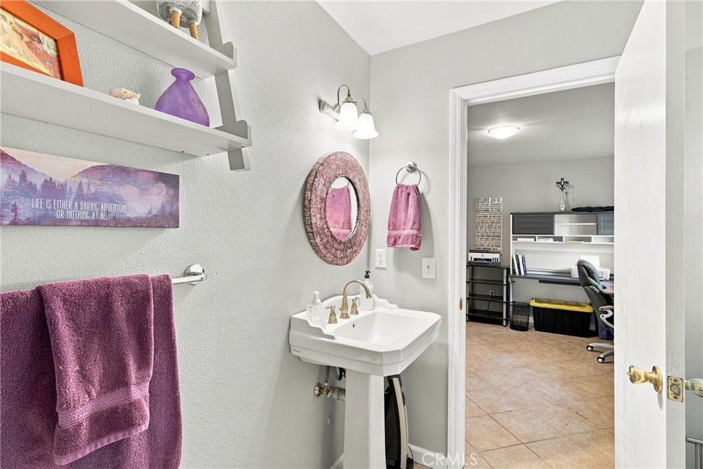 5680 High Ridge, Paso Robles, CA 93446