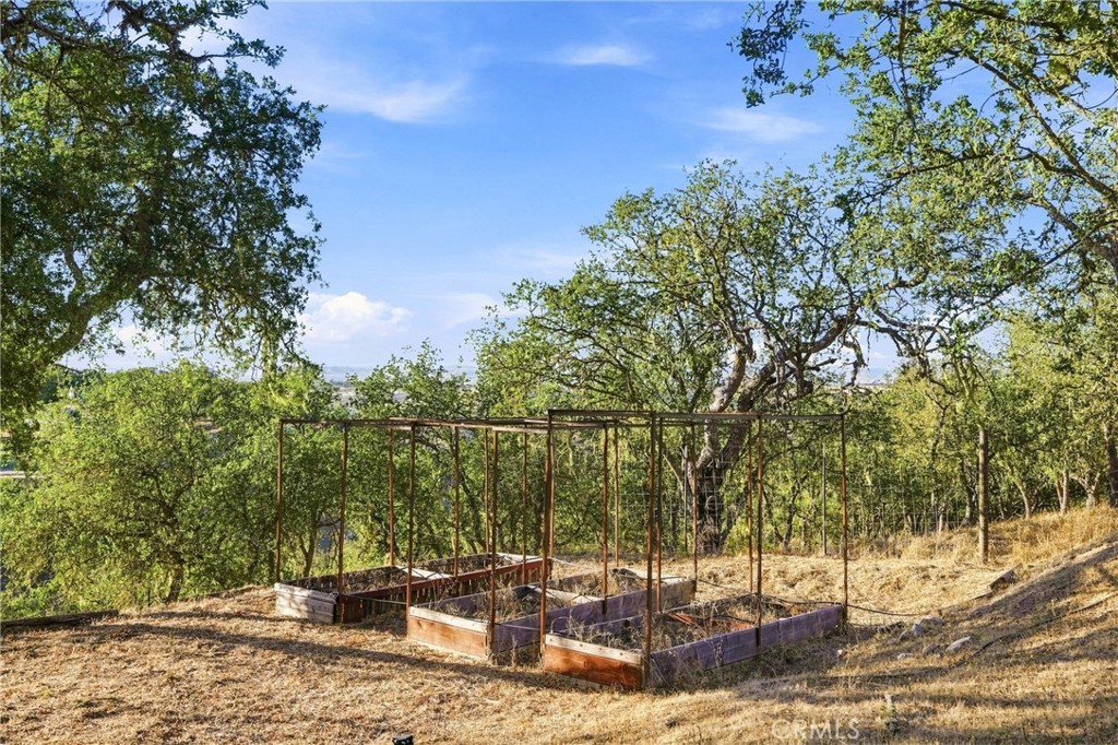 5680 High Ridge, Paso Robles, CA 93446
