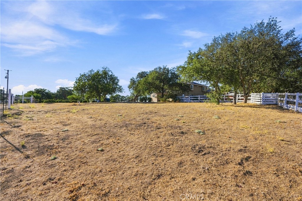 5680 High Ridge, Paso Robles, CA 93446