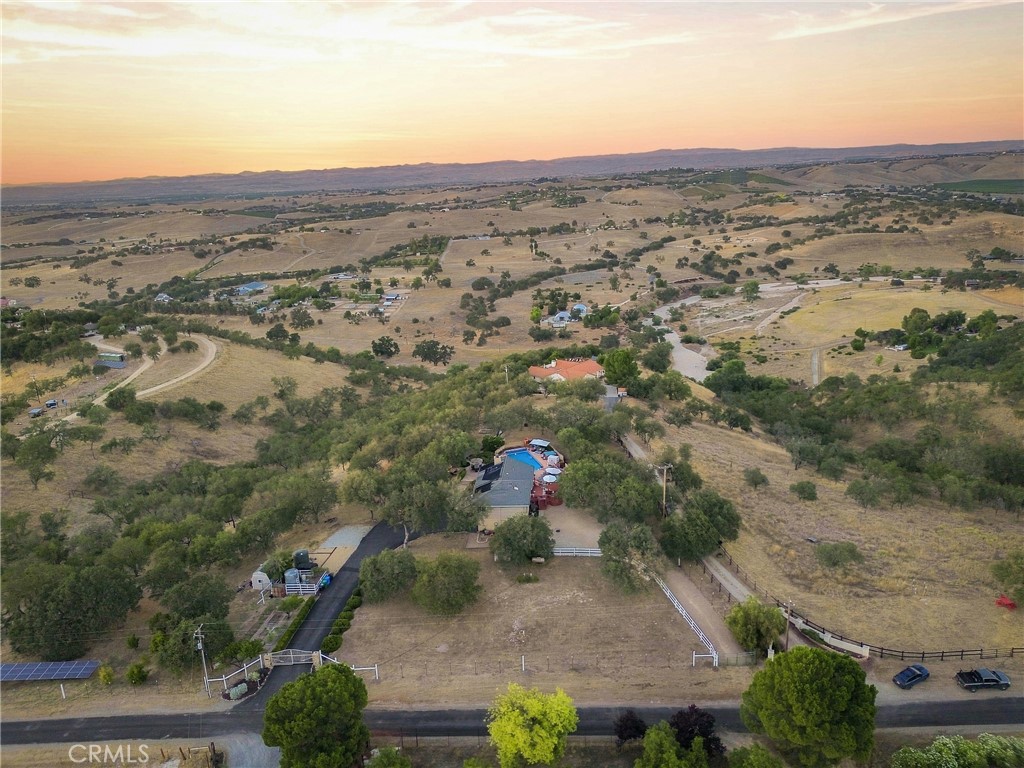5680 High Ridge, Paso Robles, CA 93446