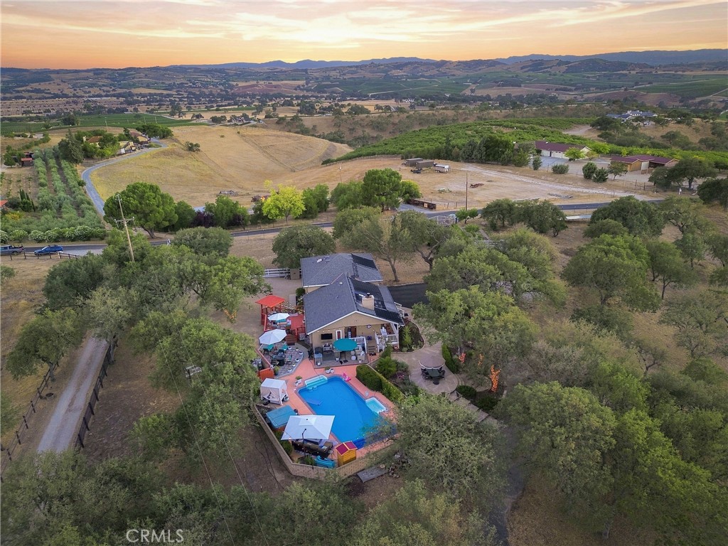 5680 High Ridge, Paso Robles, CA 93446