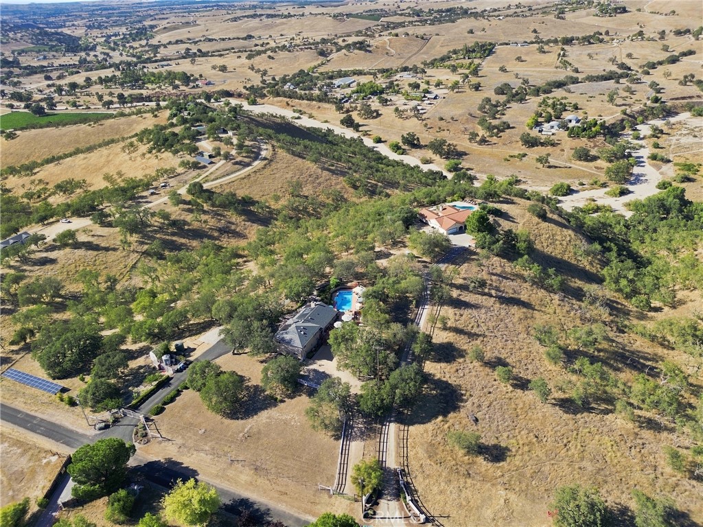 5680 High Ridge, Paso Robles, CA 93446
