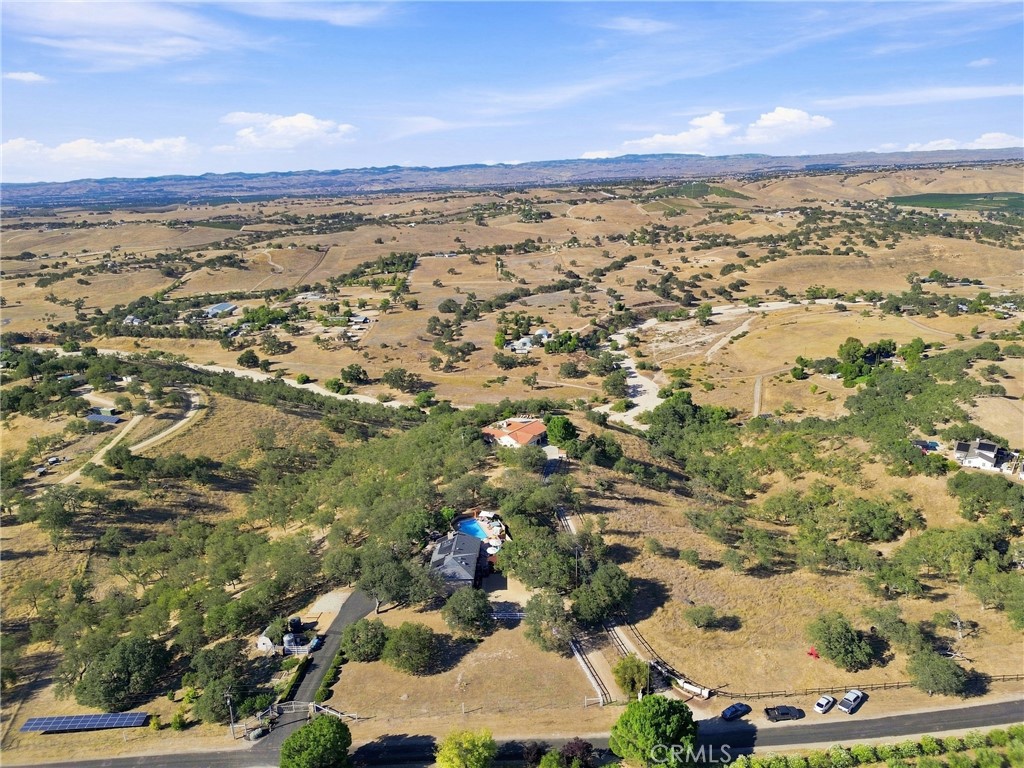 5680 High Ridge, Paso Robles, CA 93446