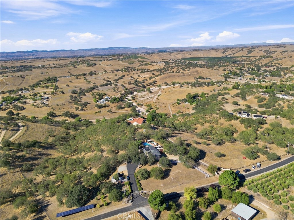 5680 High Ridge, Paso Robles, CA 93446