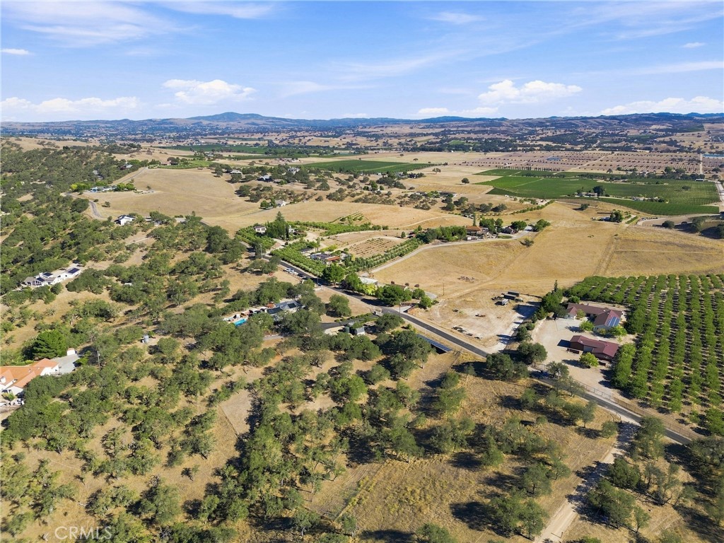 5680 High Ridge, Paso Robles, CA 93446