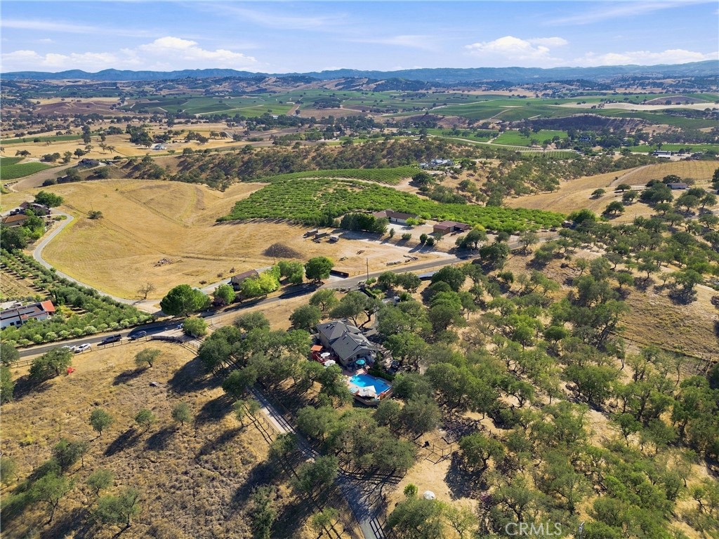 5680 High Ridge, Paso Robles, CA 93446