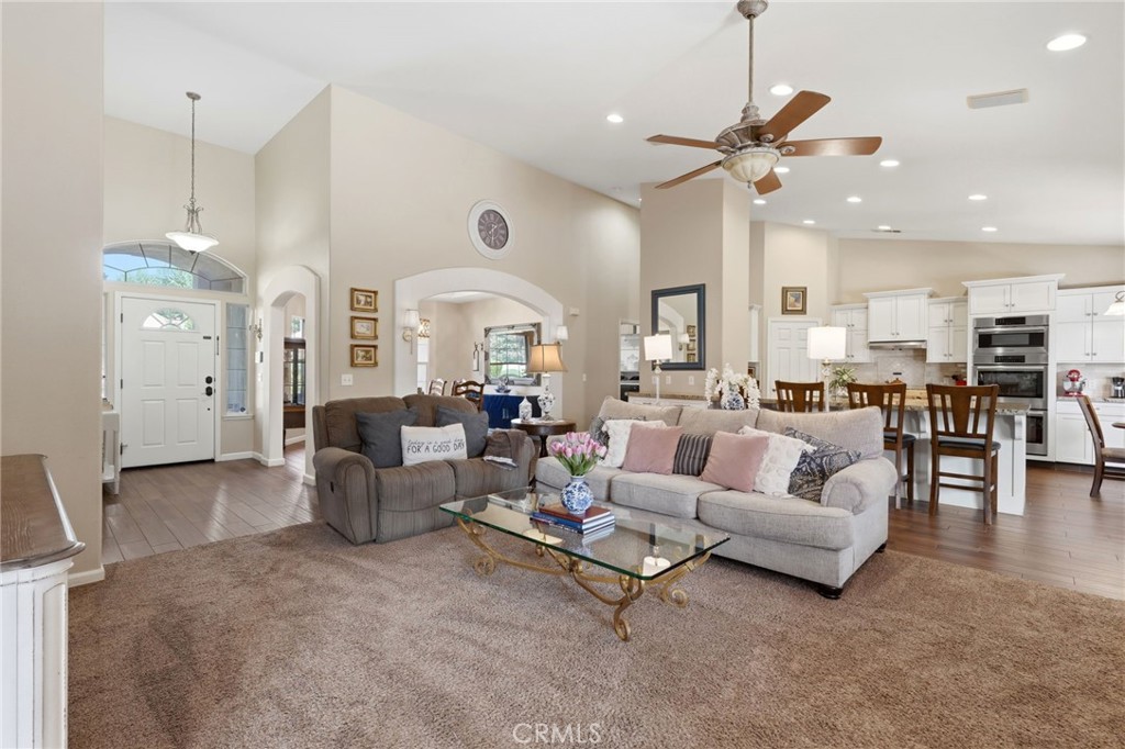 5535 W Vine Ct, Visalia, CA 93291