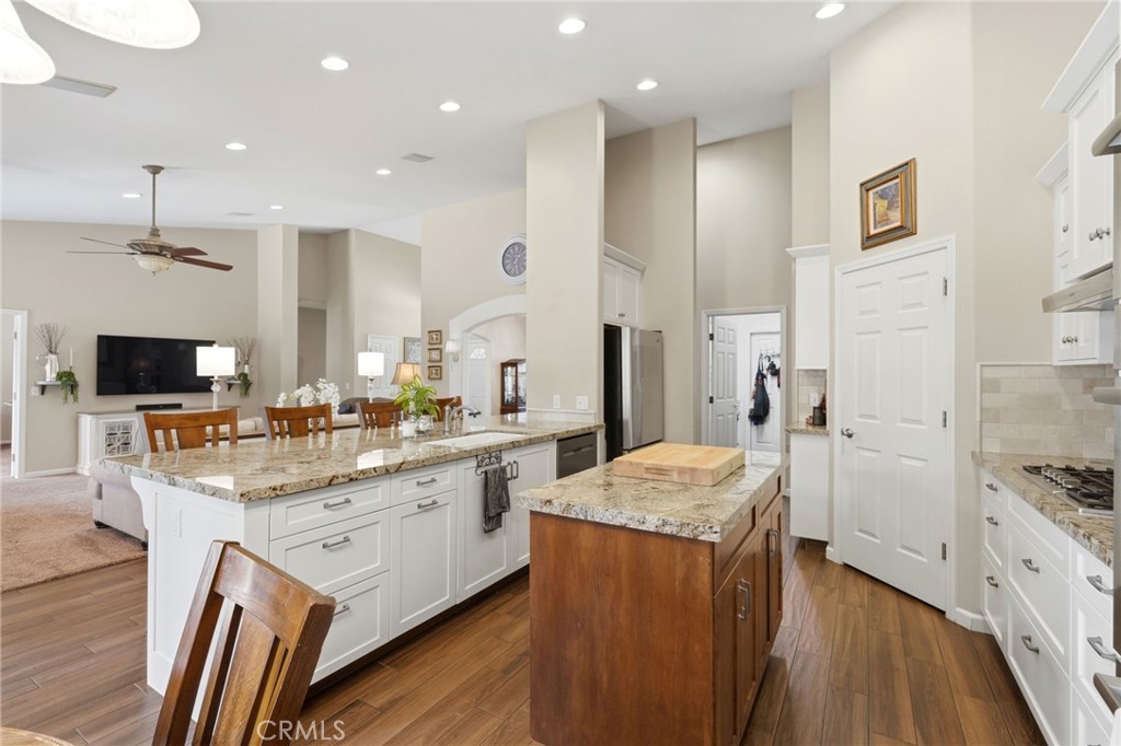 5535 W Vine Ct, Visalia, CA 93291