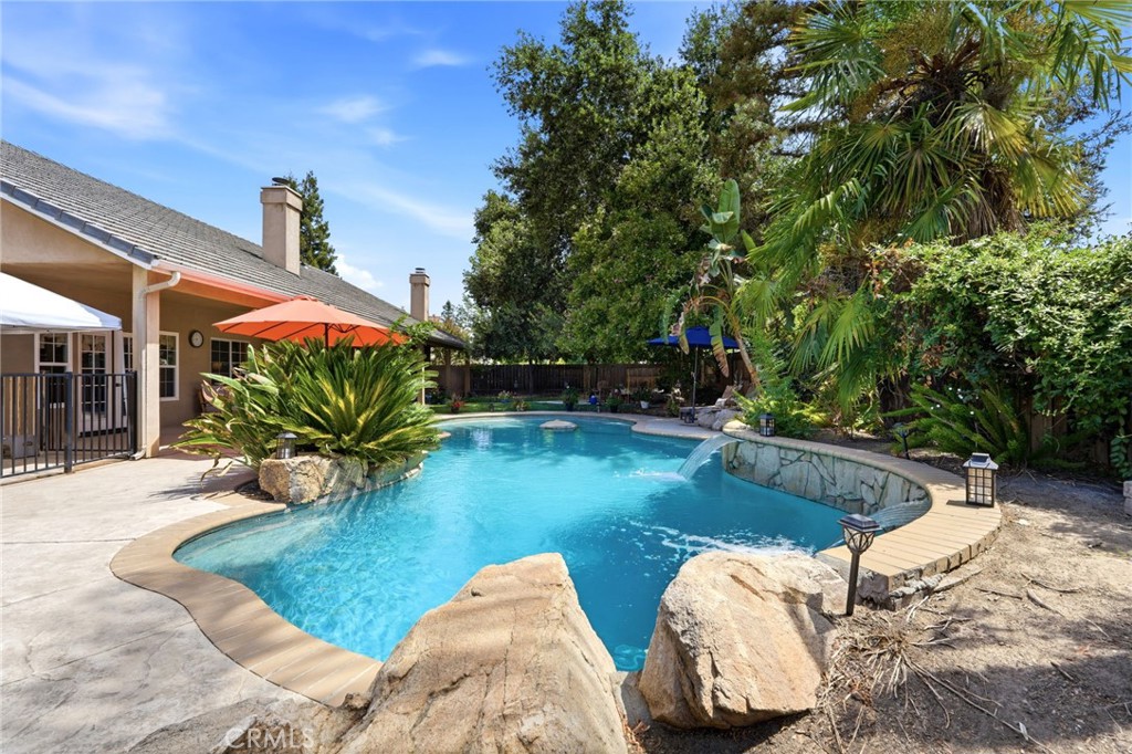 5535 W Vine Ct, Visalia, CA 93291