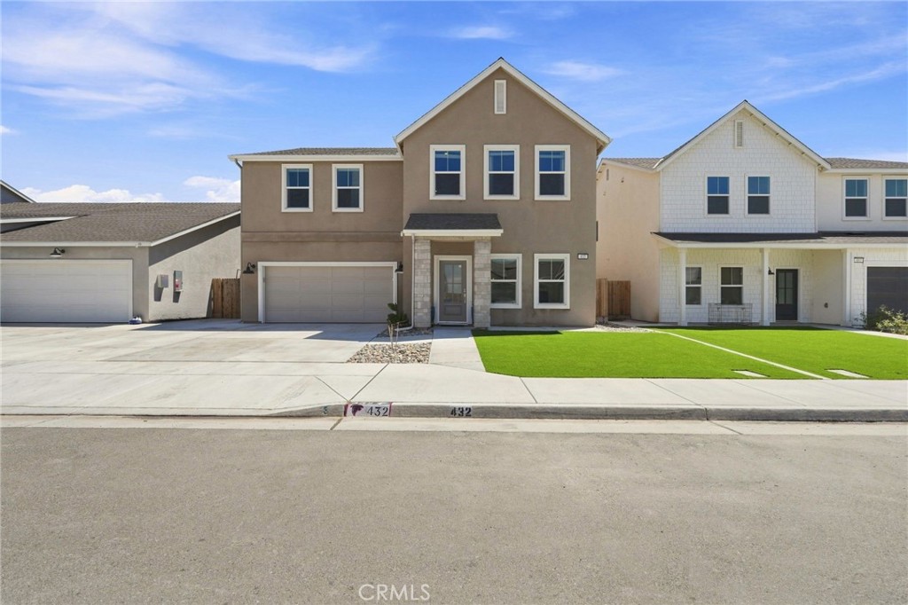 432 University Dr, Lemoore, CA 93245