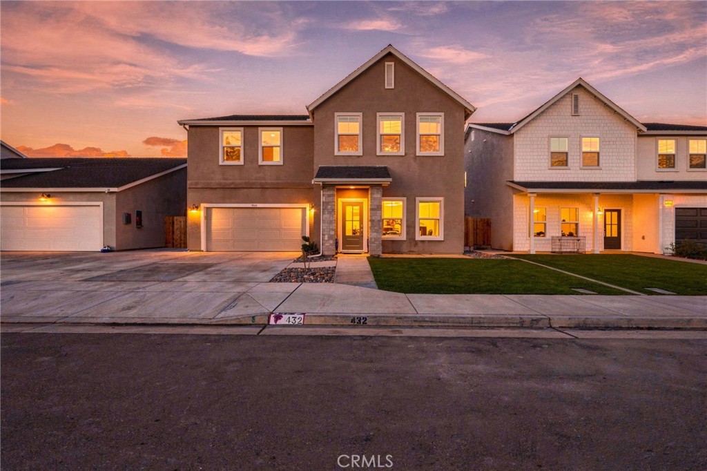 432 University Dr, Lemoore, CA 93245