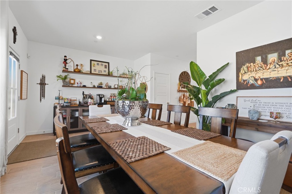 432 University Dr, Lemoore, CA 93245