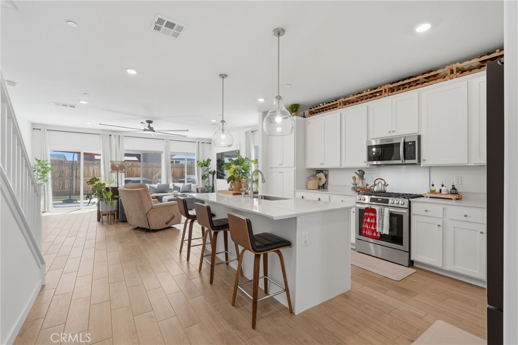 432 University Dr, Lemoore, CA 93245