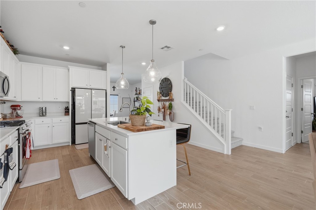 432 University Dr, Lemoore, CA 93245