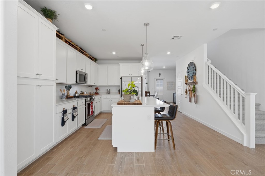 432 University Dr, Lemoore, CA 93245