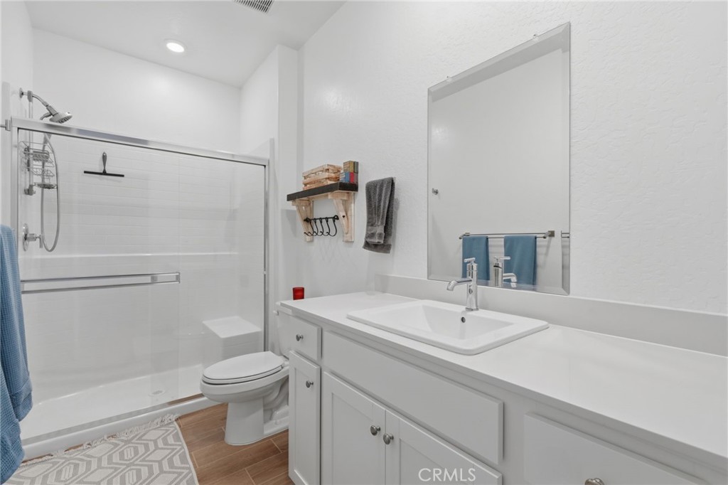 432 University Dr, Lemoore, CA 93245