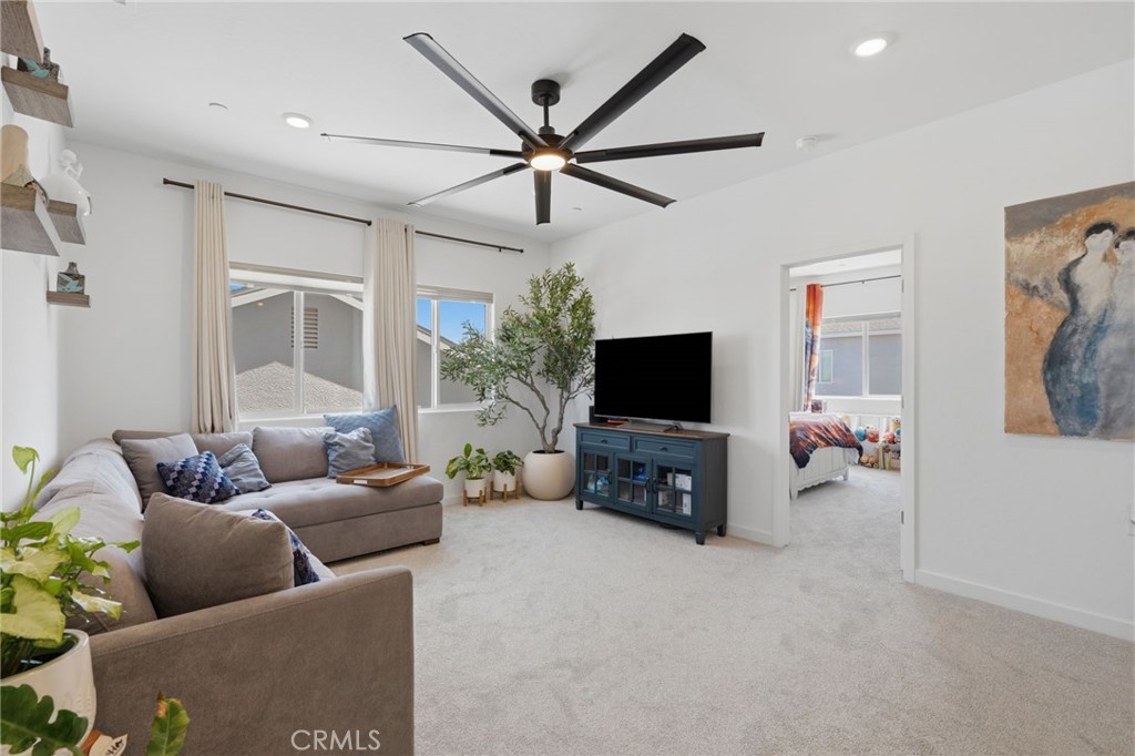 432 University Dr, Lemoore, CA 93245