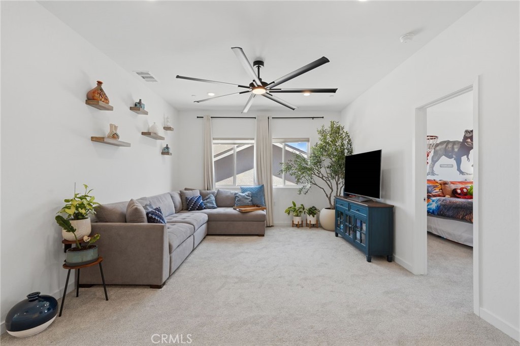 432 University Dr, Lemoore, CA 93245
