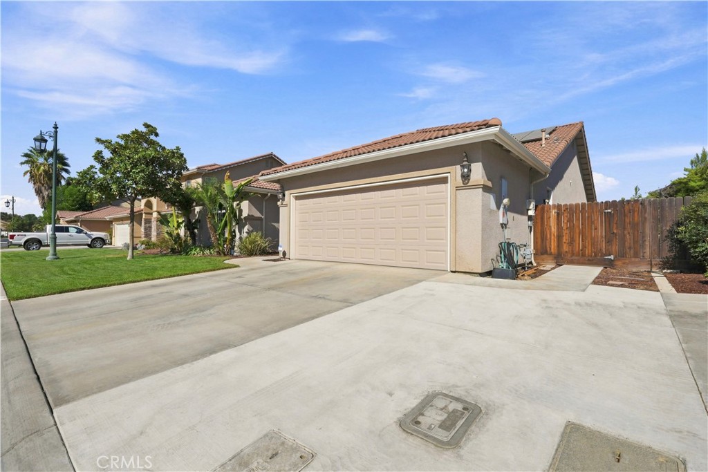 1162 Paradise Loop, Lemoore, CA 93245