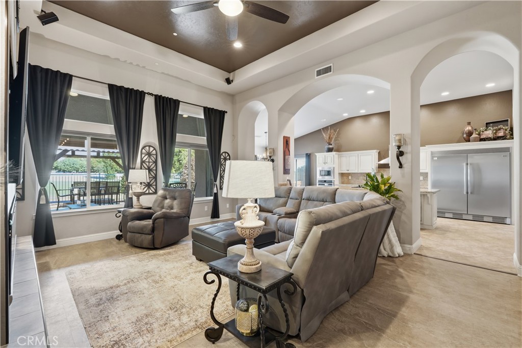 1162 Paradise Loop, Lemoore, CA 93245