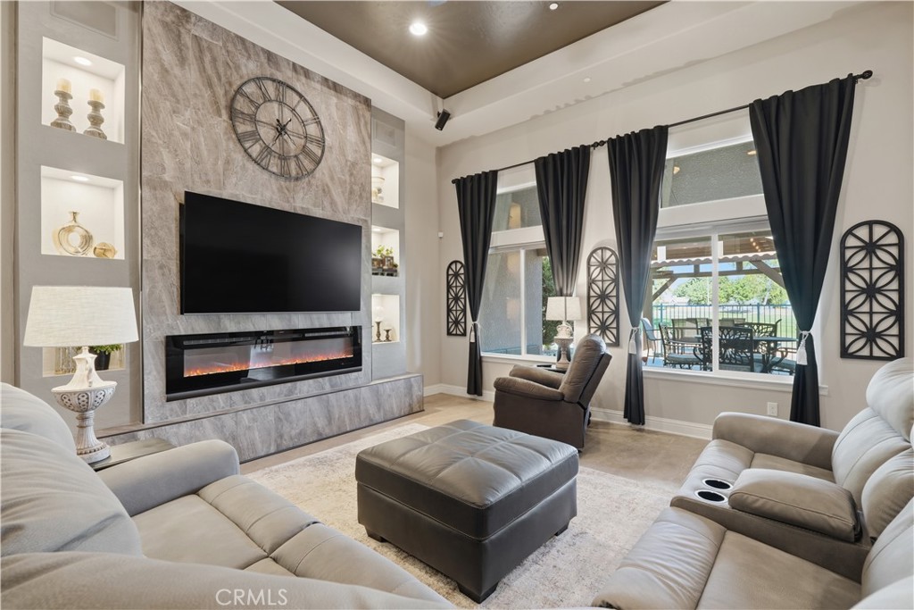 1162 Paradise Loop, Lemoore, CA 93245