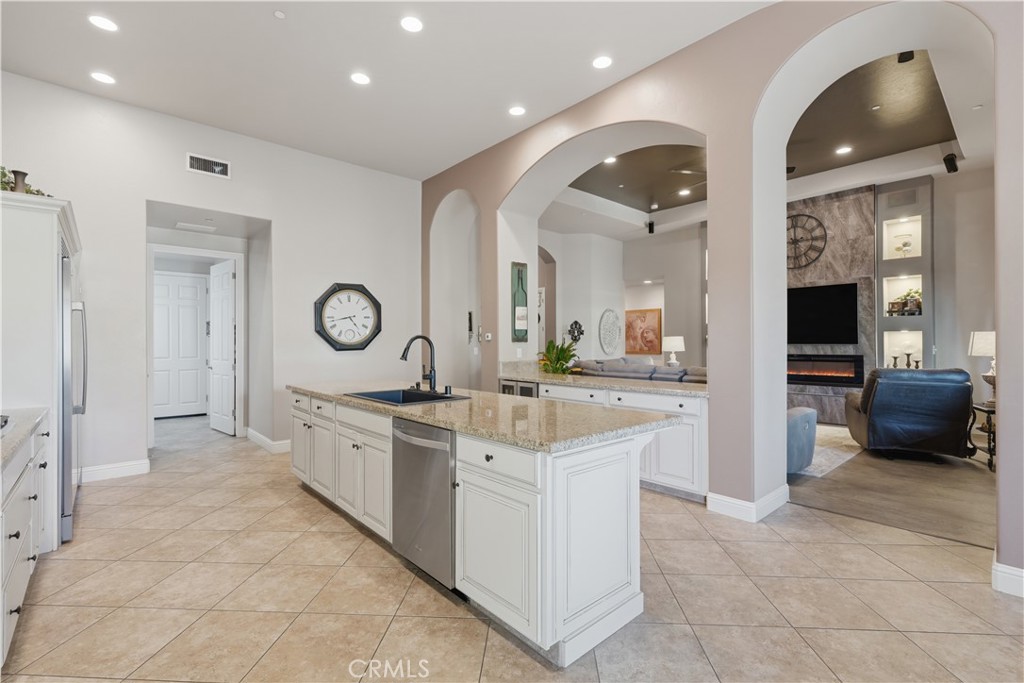 1162 Paradise Loop, Lemoore, CA 93245