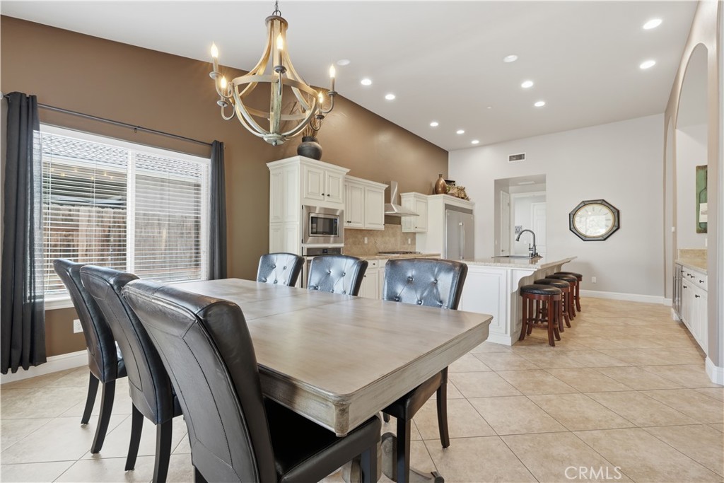 1162 Paradise Loop, Lemoore, CA 93245