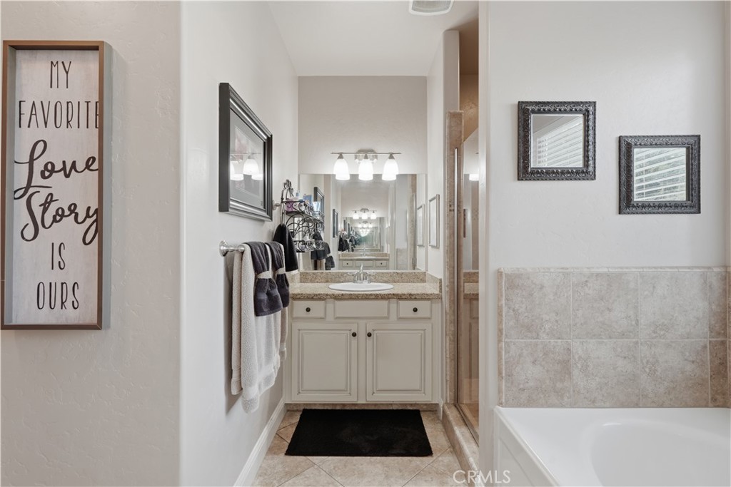 1162 Paradise Loop, Lemoore, CA 93245