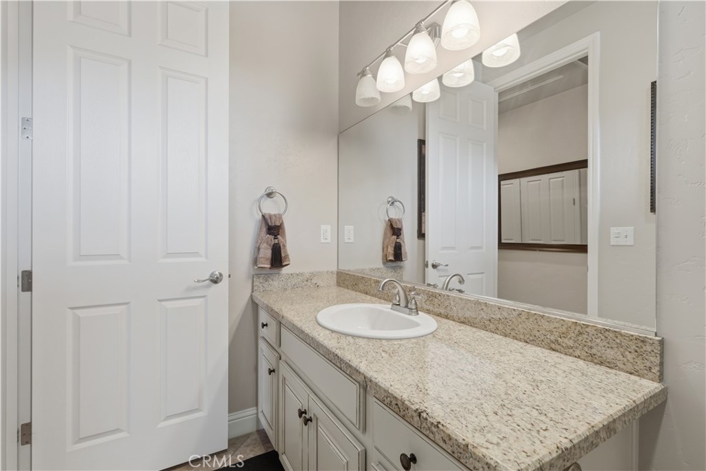 1162 Paradise Loop, Lemoore, CA 93245