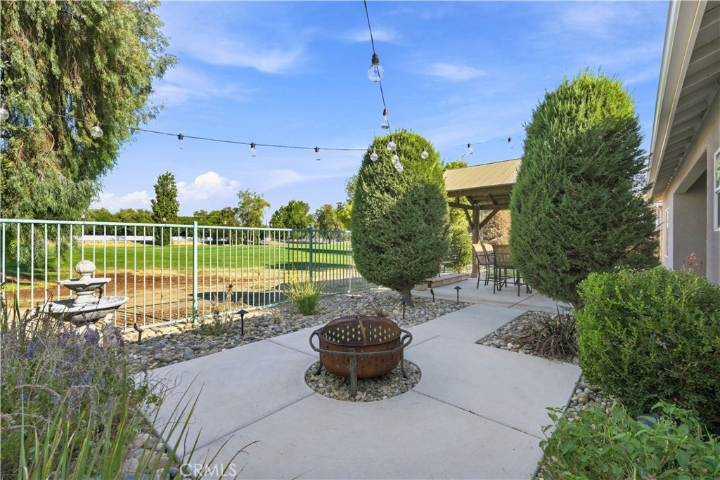 1162 Paradise Loop, Lemoore, CA 93245