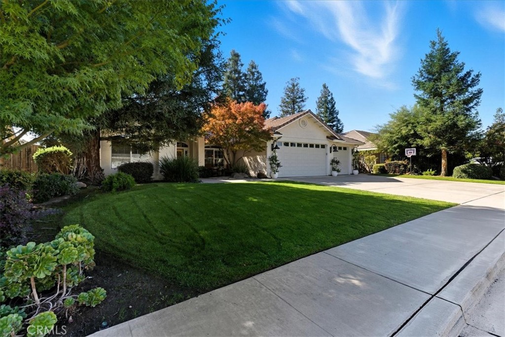 4623 W Grove, Visalia, CA 93291