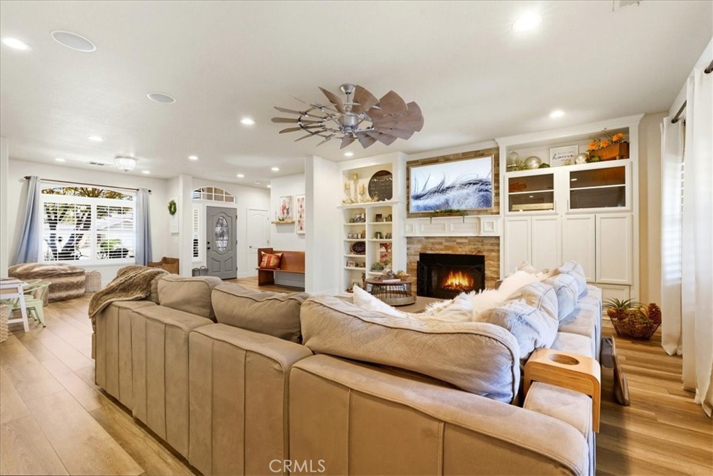 4623 W Grove, Visalia, CA 93291