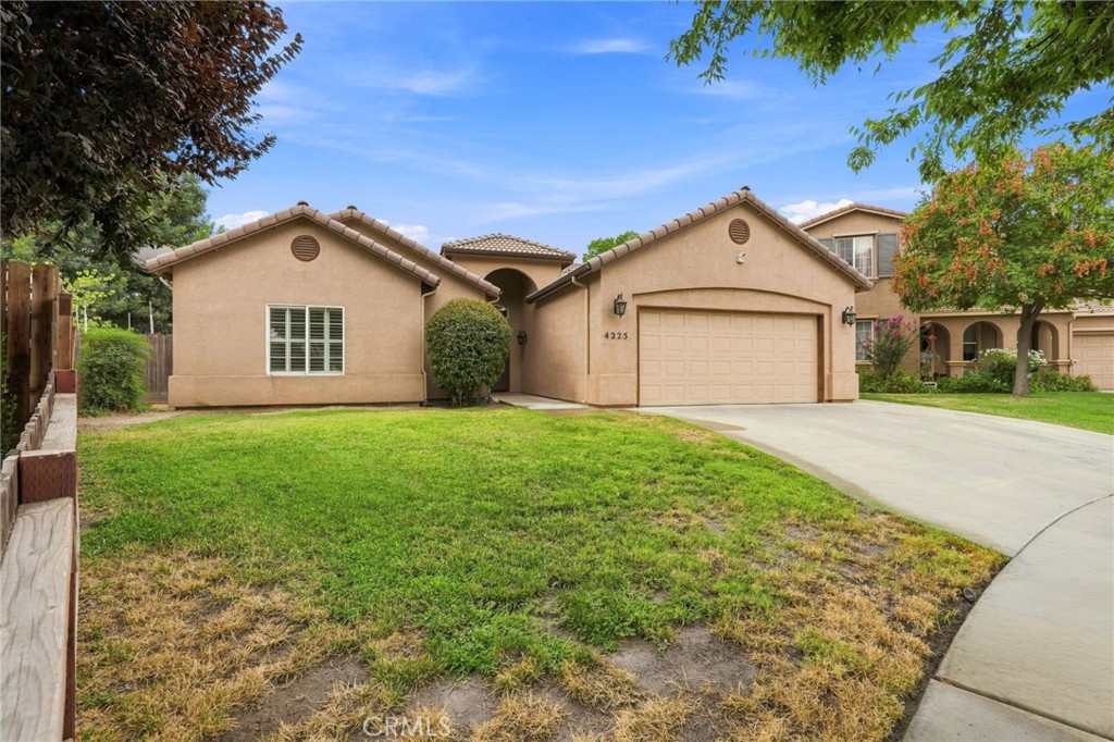 4225 W Ceres Ct, Visalia, CA 93291