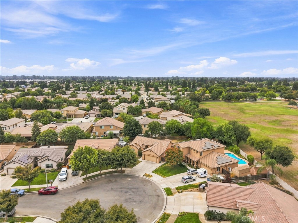 4225 W Ceres Ct, Visalia, CA 93291
