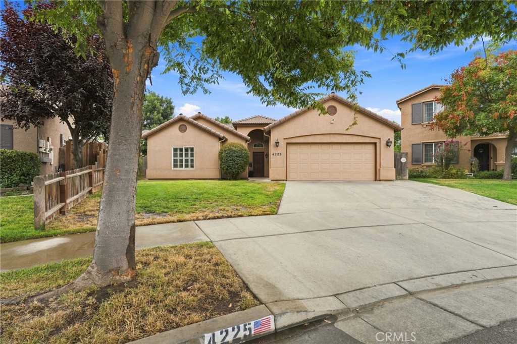 4225 W Ceres Ct, Visalia, CA 93291