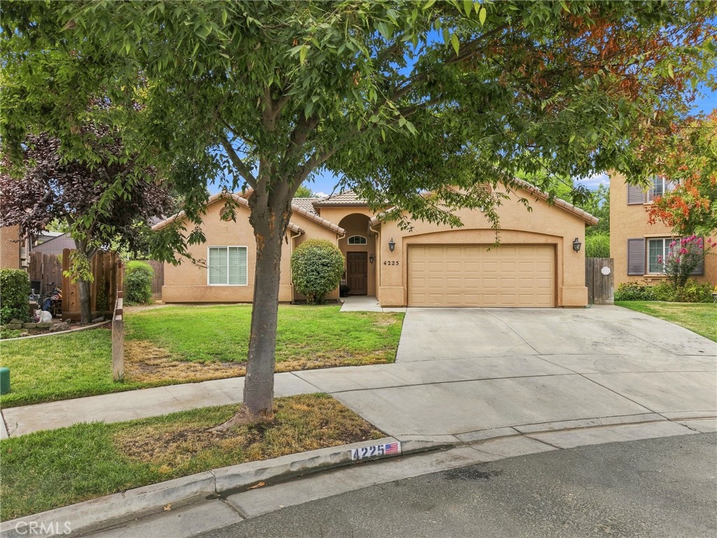 4225 W Ceres Ct, Visalia, CA 93291