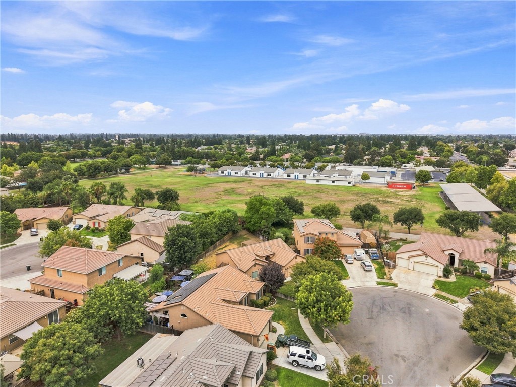 4225 W Ceres Ct, Visalia, CA 93291
