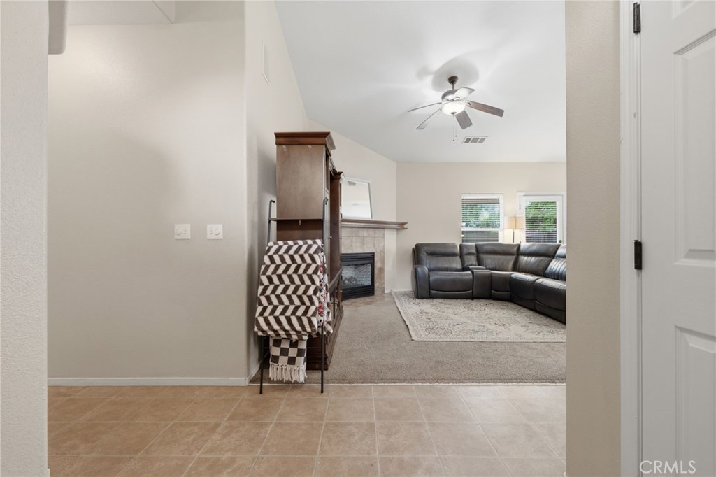 4225 W Ceres Ct, Visalia, CA 93291