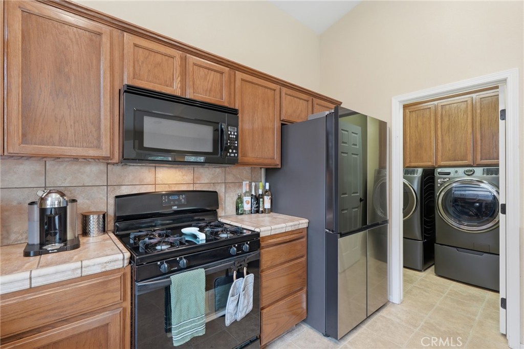 4225 W Ceres Ct, Visalia, CA 93291