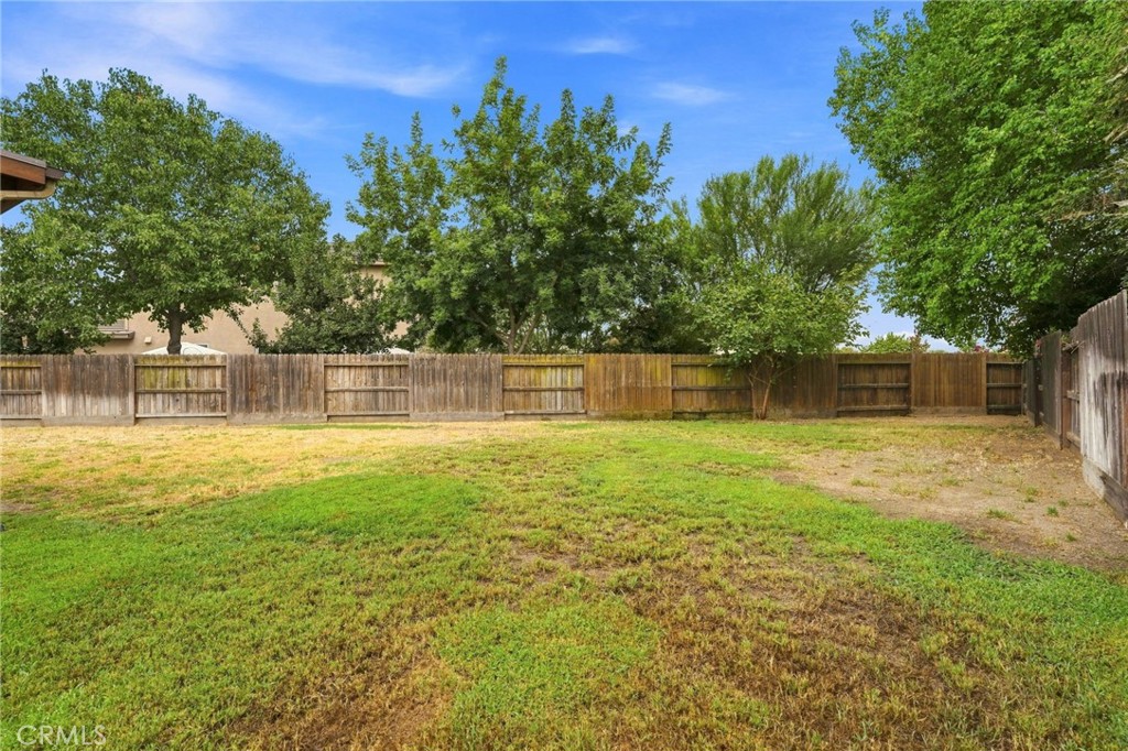 4225 W Ceres Ct, Visalia, CA 93291
