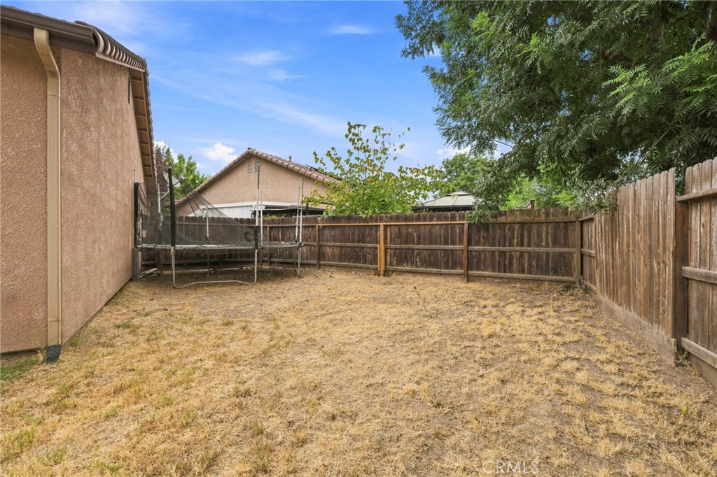 4225 W Ceres Ct, Visalia, CA 93291