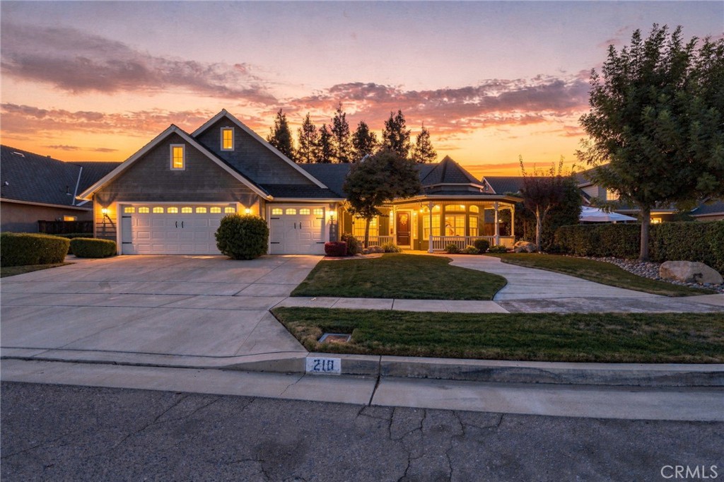 210 N Denton Ct, Visalia, CA 93291