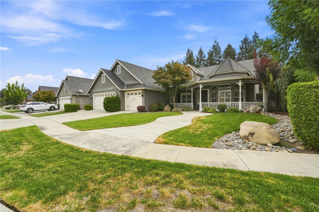 210 N Denton Ct, Visalia, CA 93291
