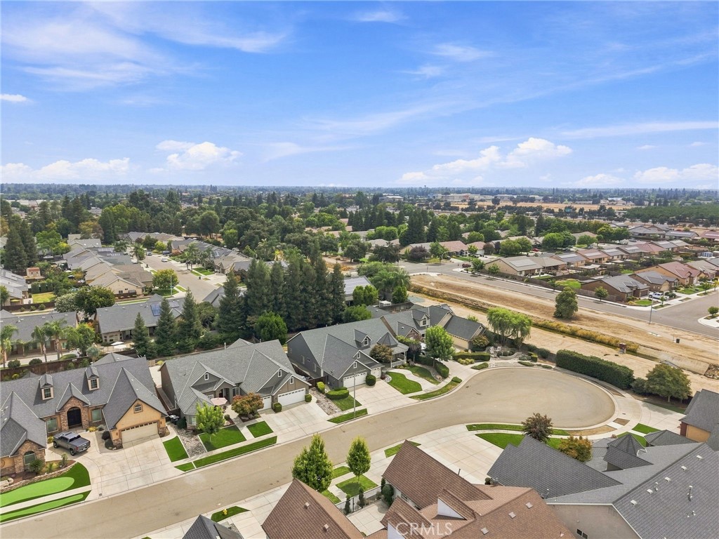 210 N Denton Ct, Visalia, CA 93291