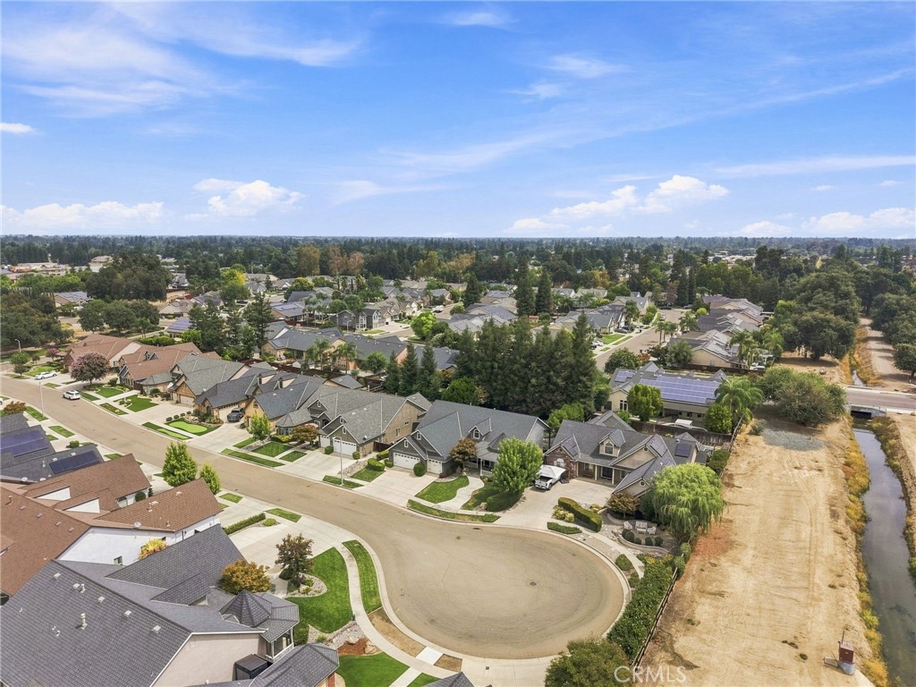 210 N Denton Ct, Visalia, CA 93291