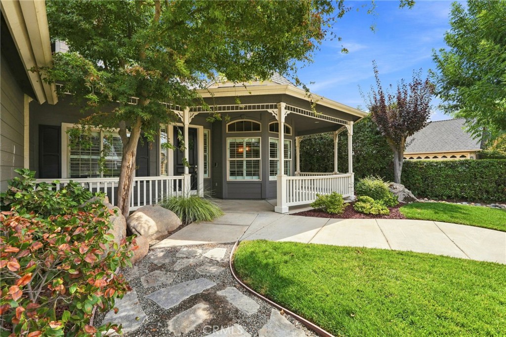 210 N Denton Ct, Visalia, CA 93291