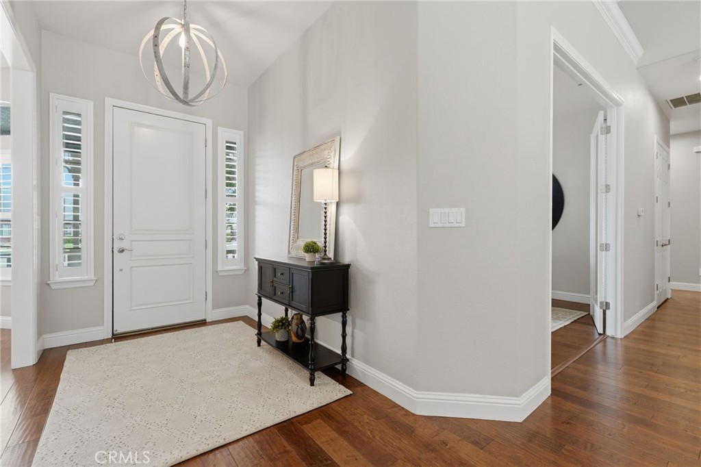 210 N Denton Ct, Visalia, CA 93291