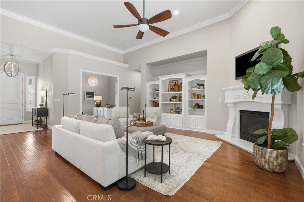 210 N Denton Ct, Visalia, CA 93291